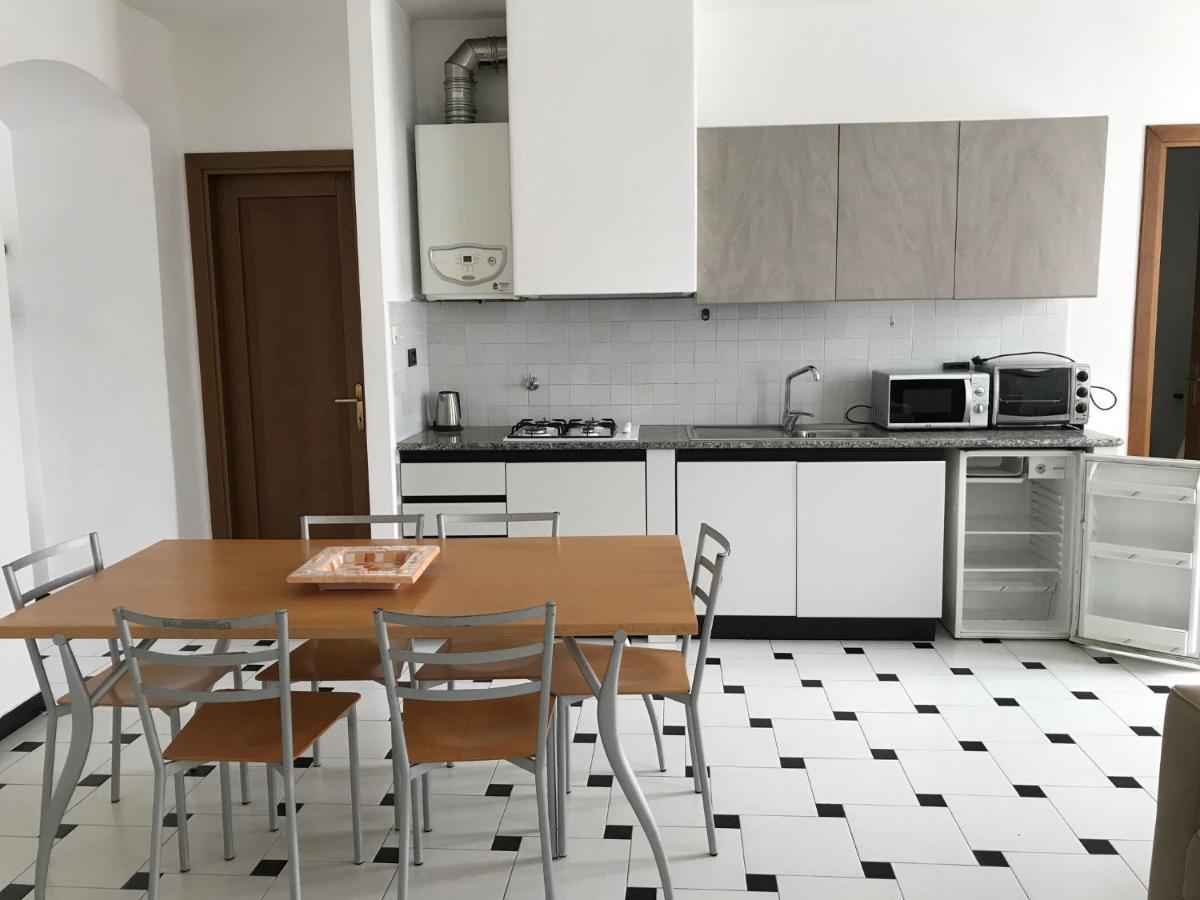 Piazza Staglieno - Appartamento Centralissimo A 30M Dalla Spiaggia Λεβάντο Εξωτερικό φωτογραφία